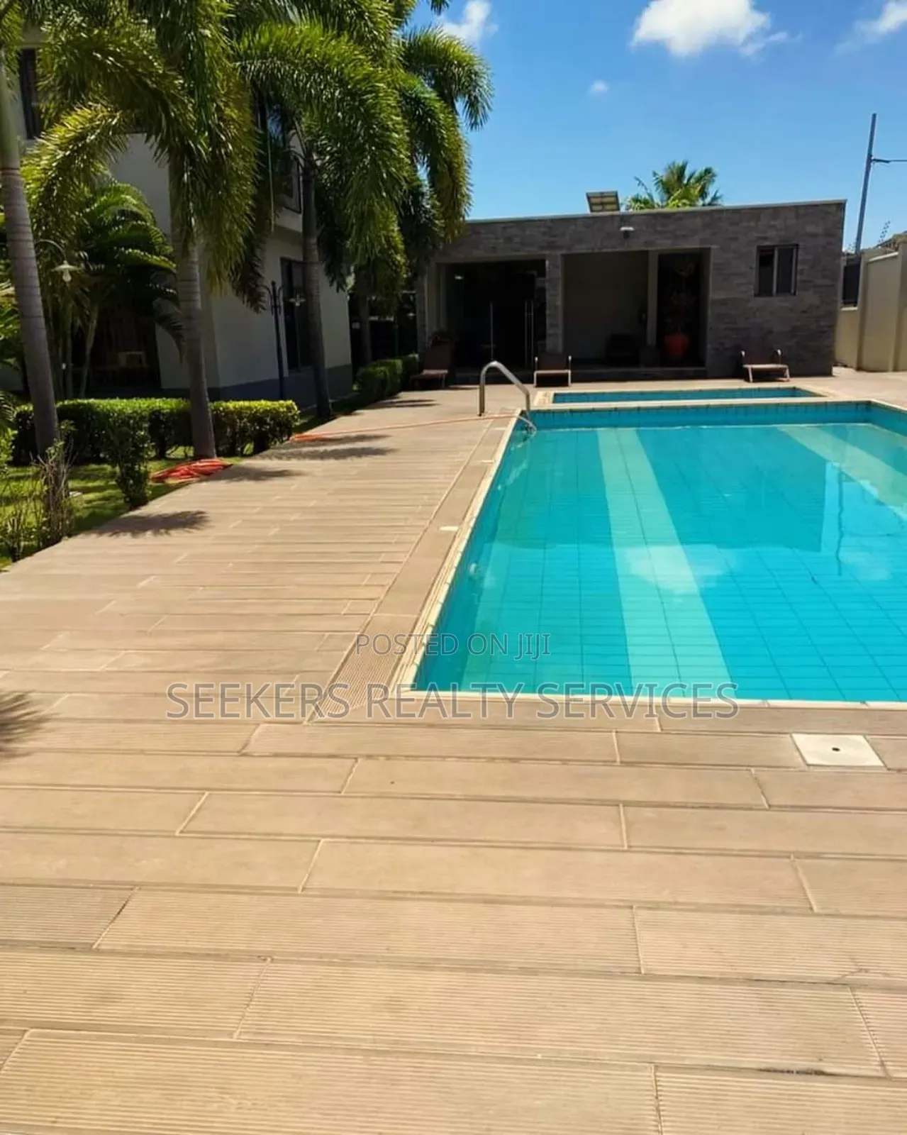 4bdrm Townhouse / Terrace in Seekers Realty, Cantonments for rent