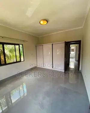 4bdrm Townhouse / Terrace in Seekers Realty, Cantonments for rent