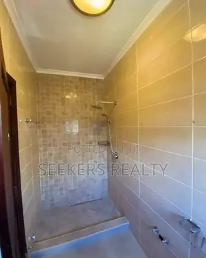 4bdrm Townhouse / Terrace in Seekers Realty, Cantonments for rent