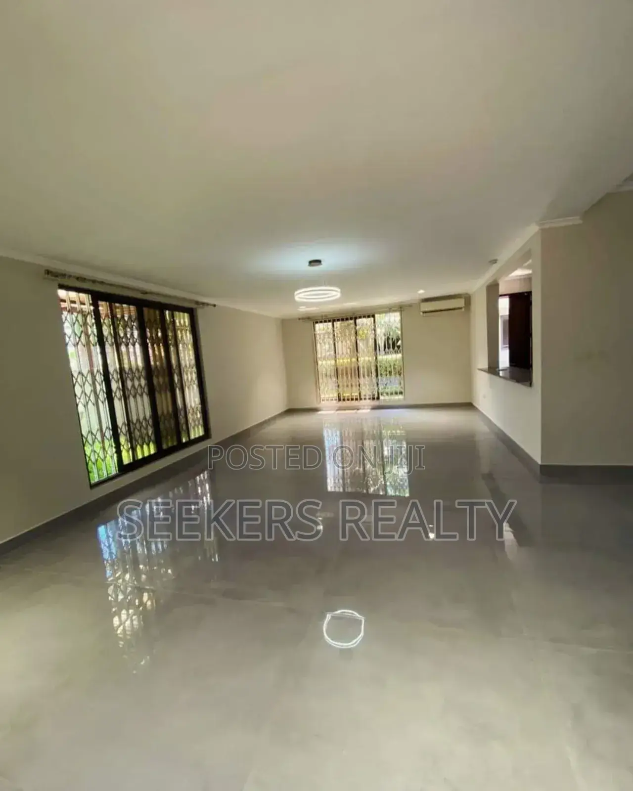 4bdrm Townhouse / Terrace in Seekers Realty, Cantonments for rent