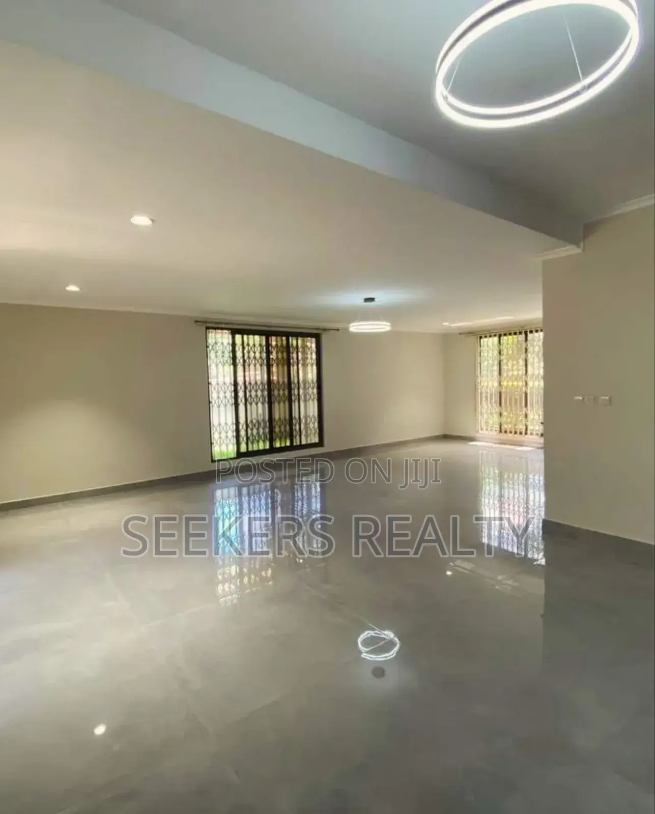 4bdrm Townhouse / Terrace in Seekers Realty, Cantonments for rent