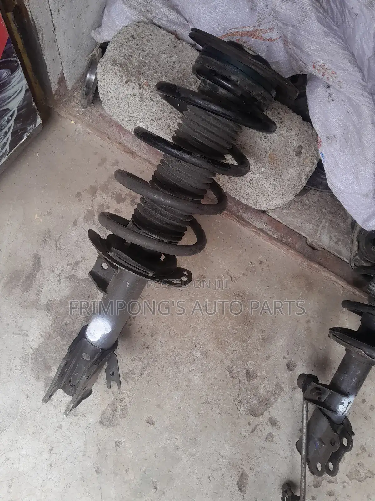 Ford Edge 2017 Front Shocks Absorbers Right Side