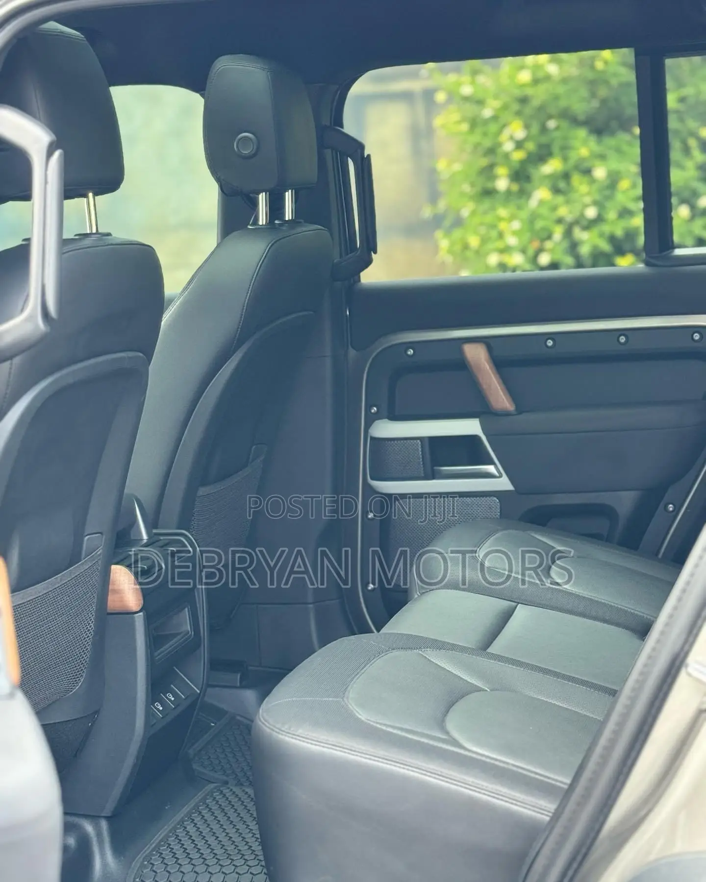Land Rover Defender X-Dynamic SE 2023 Gray