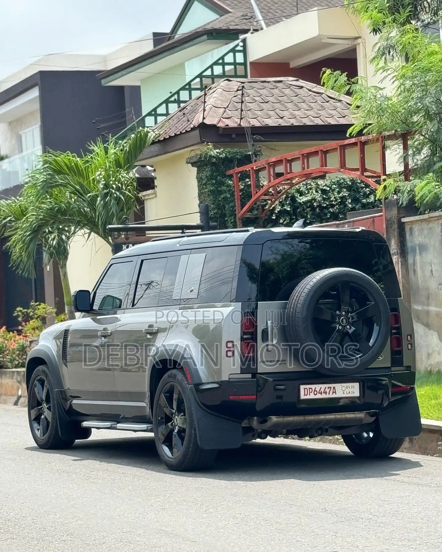 Land Rover Defender X-Dynamic SE 2023 Gray
