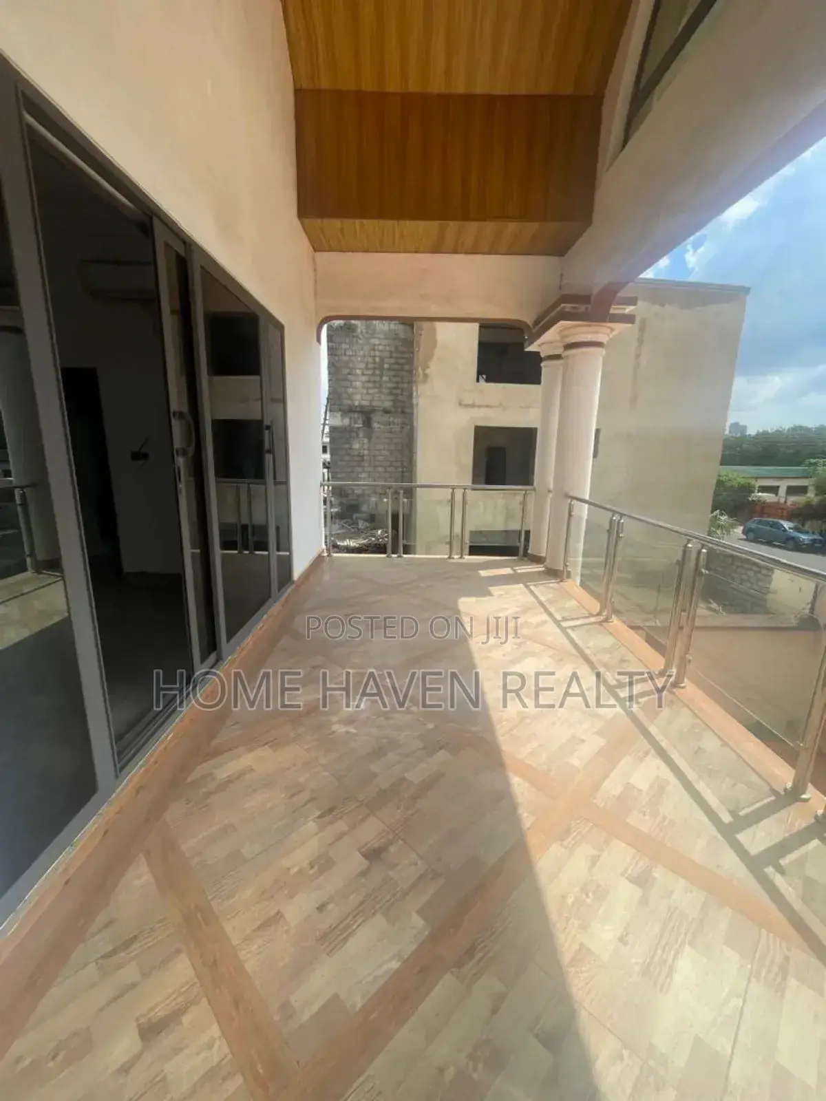 5bdrm Mansion in Dzorwulu for rent