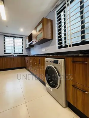 5bdrm House in Airport Residential Area for sale