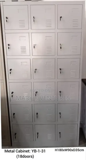 18 Doors Metal Cabinet