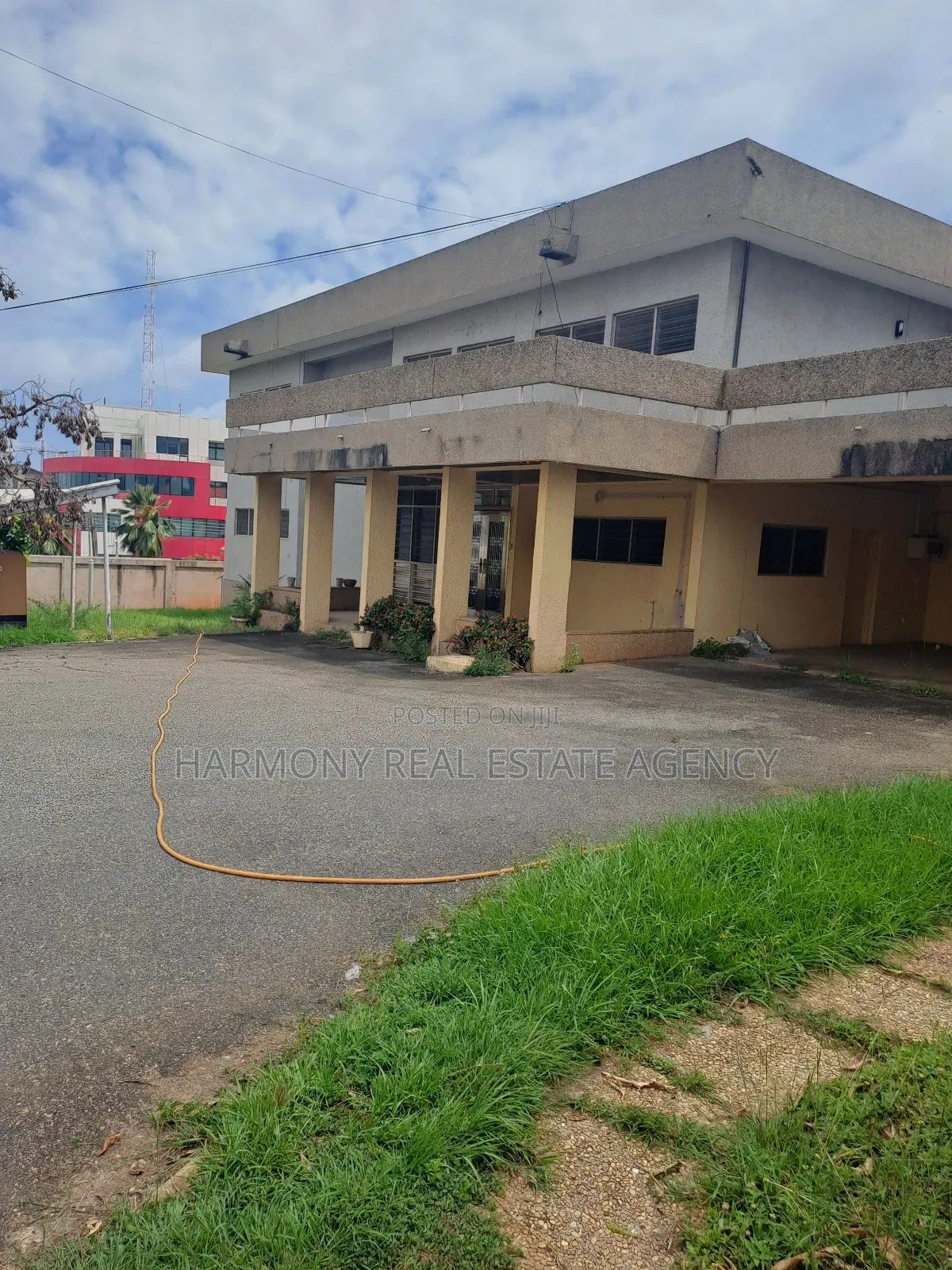 5bdrm House in Airport Residential Area for rent
