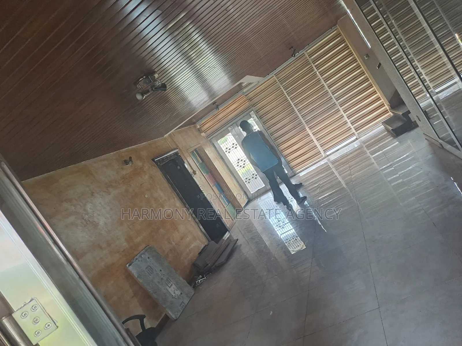 5bdrm House in Airport Residential Area for rent