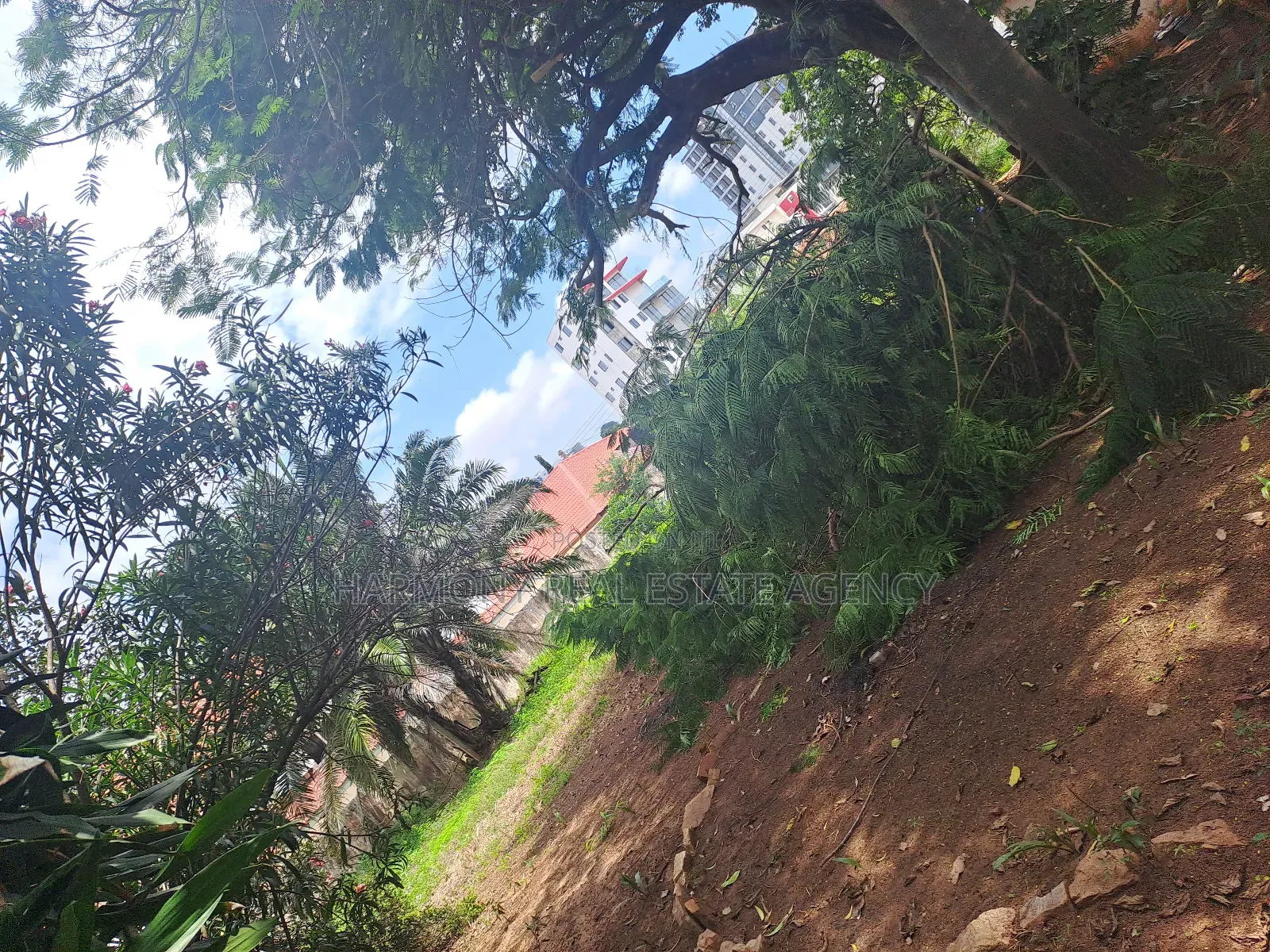 5bdrm House in Airport Residential Area for rent
