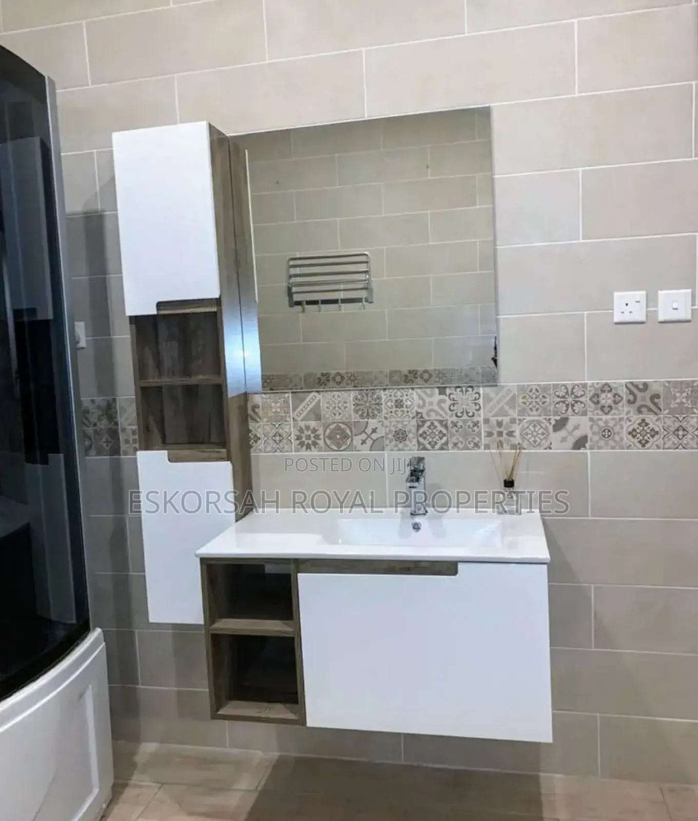 3bdrm House in New Legon, Lake Side Estate for sale