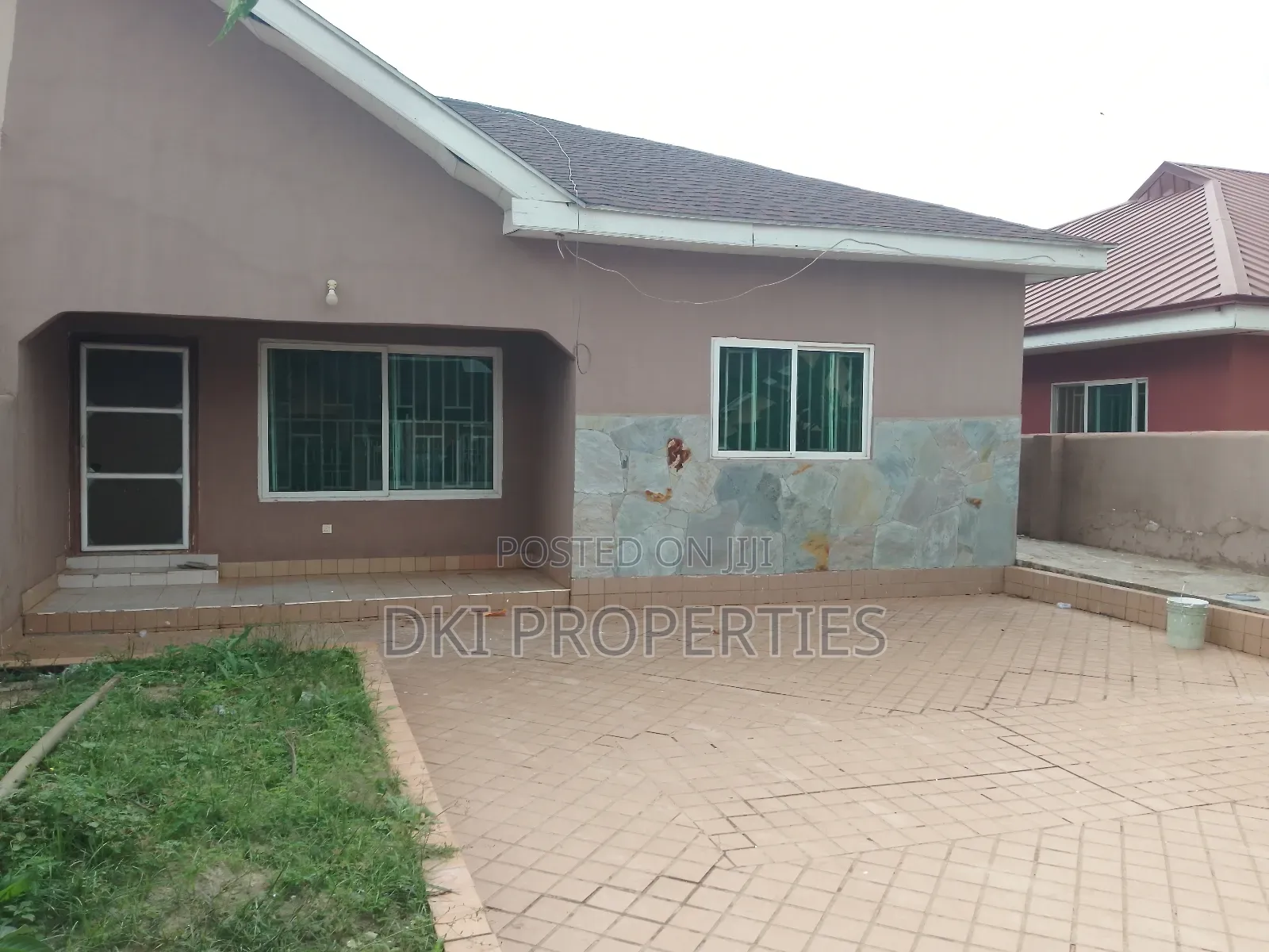 3bdrm House in Dki Properties, Adenta for rent