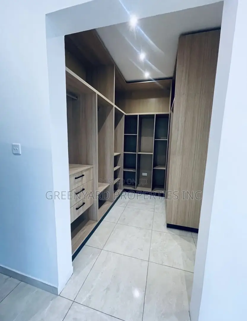 4bdrm House in Lakeside for sale
