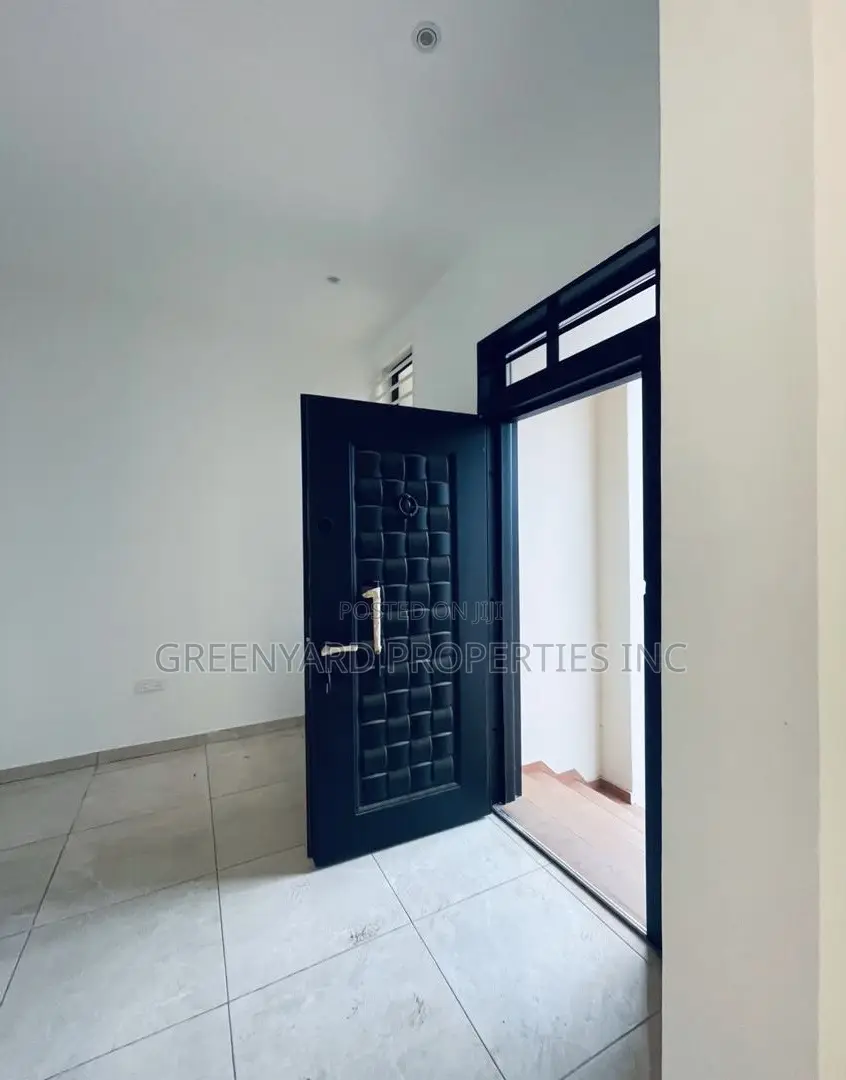 4bdrm House in Lakeside for sale