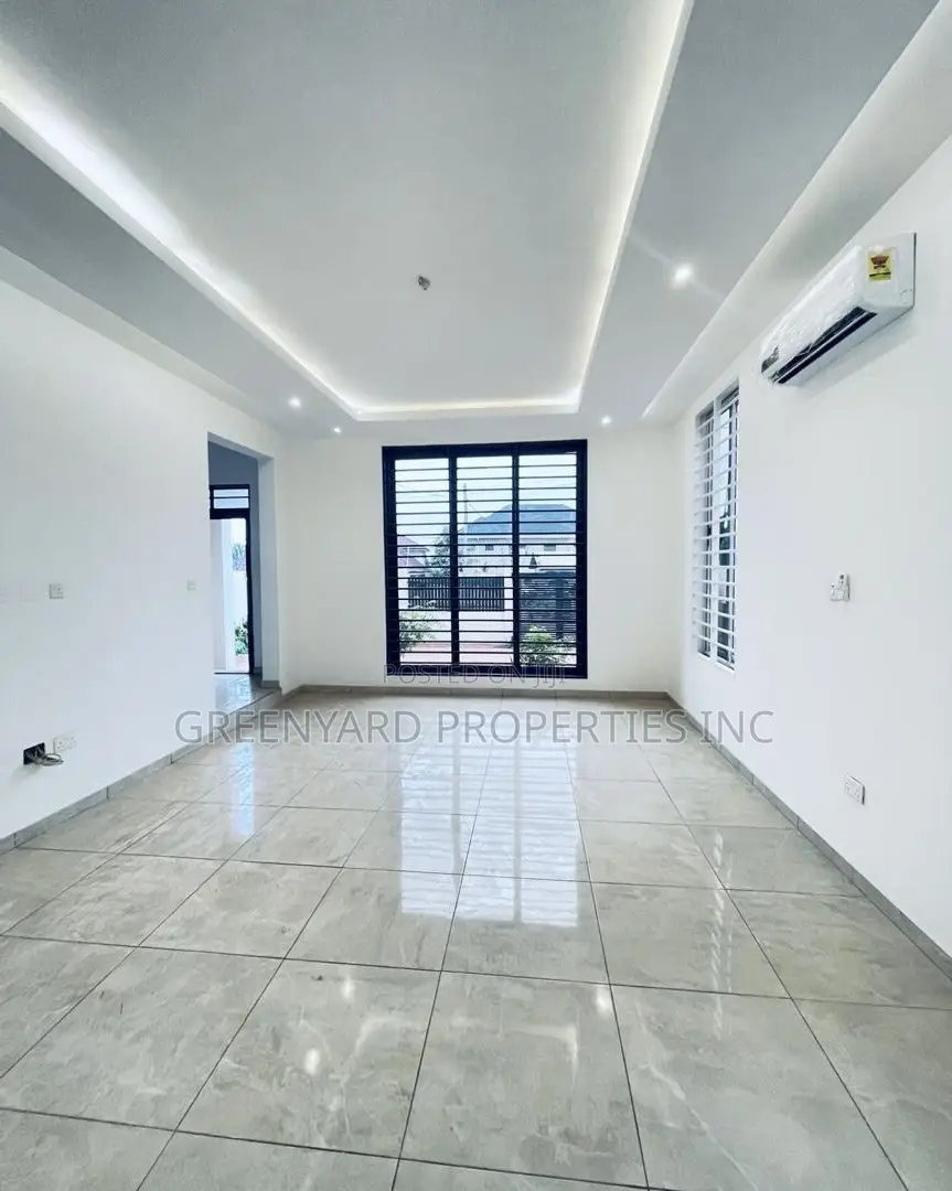 4bdrm House in Lakeside for sale