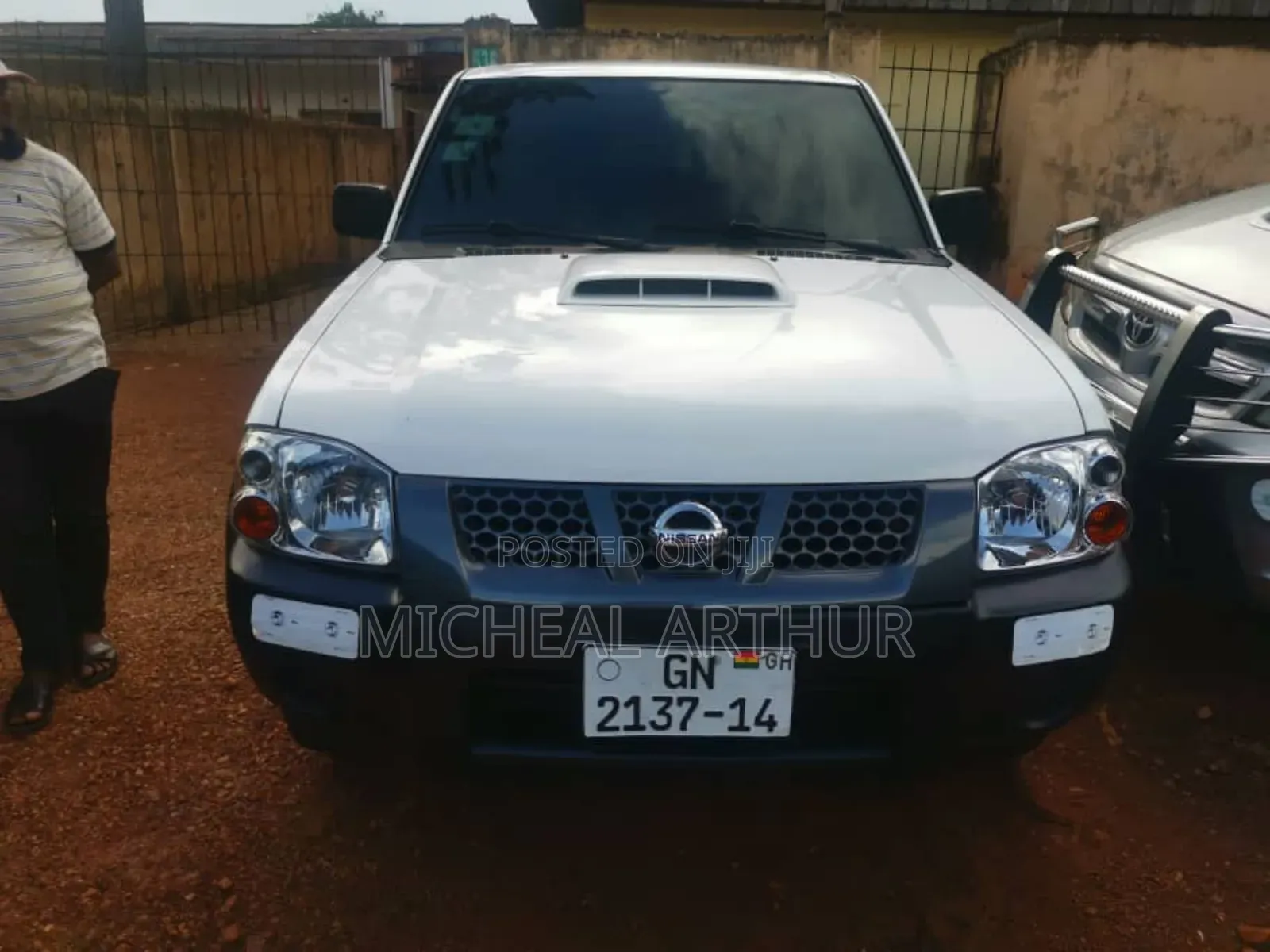 Nissan Hardbody 2013 White