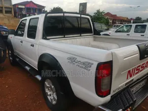 Nissan Hardbody 2013 White