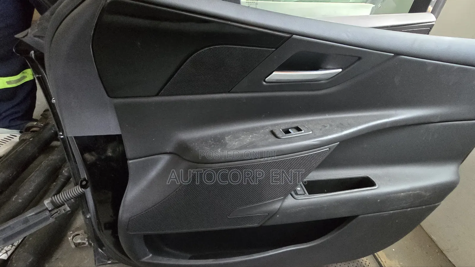 2016 - 2020 Jaguar XE Doors
