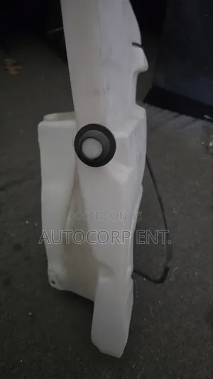 Jaguar Xe Wiper Wash Bottle