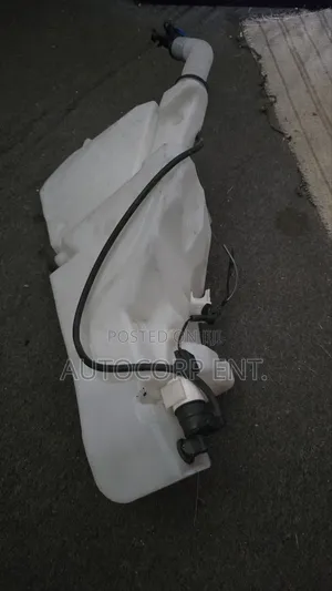 Jaguar Xe Wiper Wash Bottle