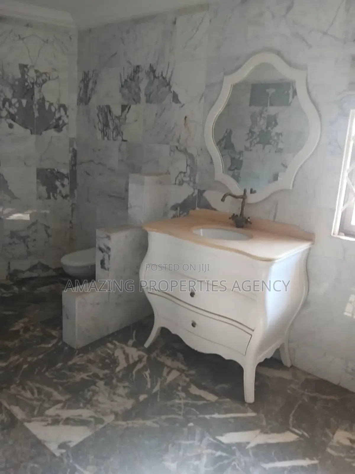 4bdrm House in East Legon for sale