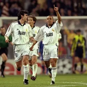 Real Madrid 1998 Retro Jersey. Very Rare for Fashion