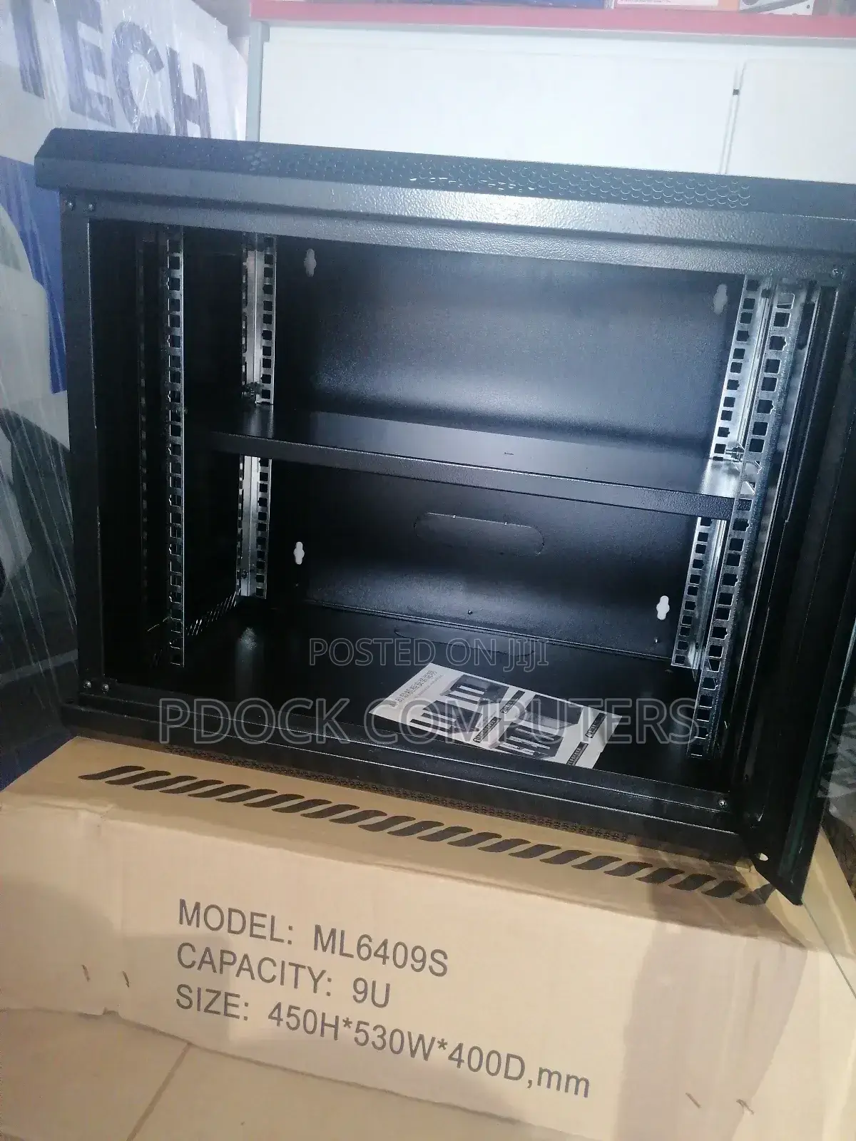 9u Rack Wall Mountable Cabinet With 1 Fan