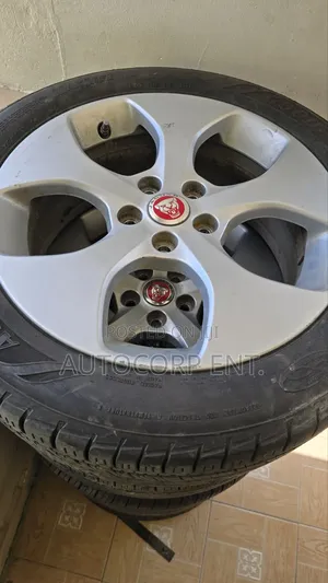 Jaguar Alloy Rim 17 With Tyres