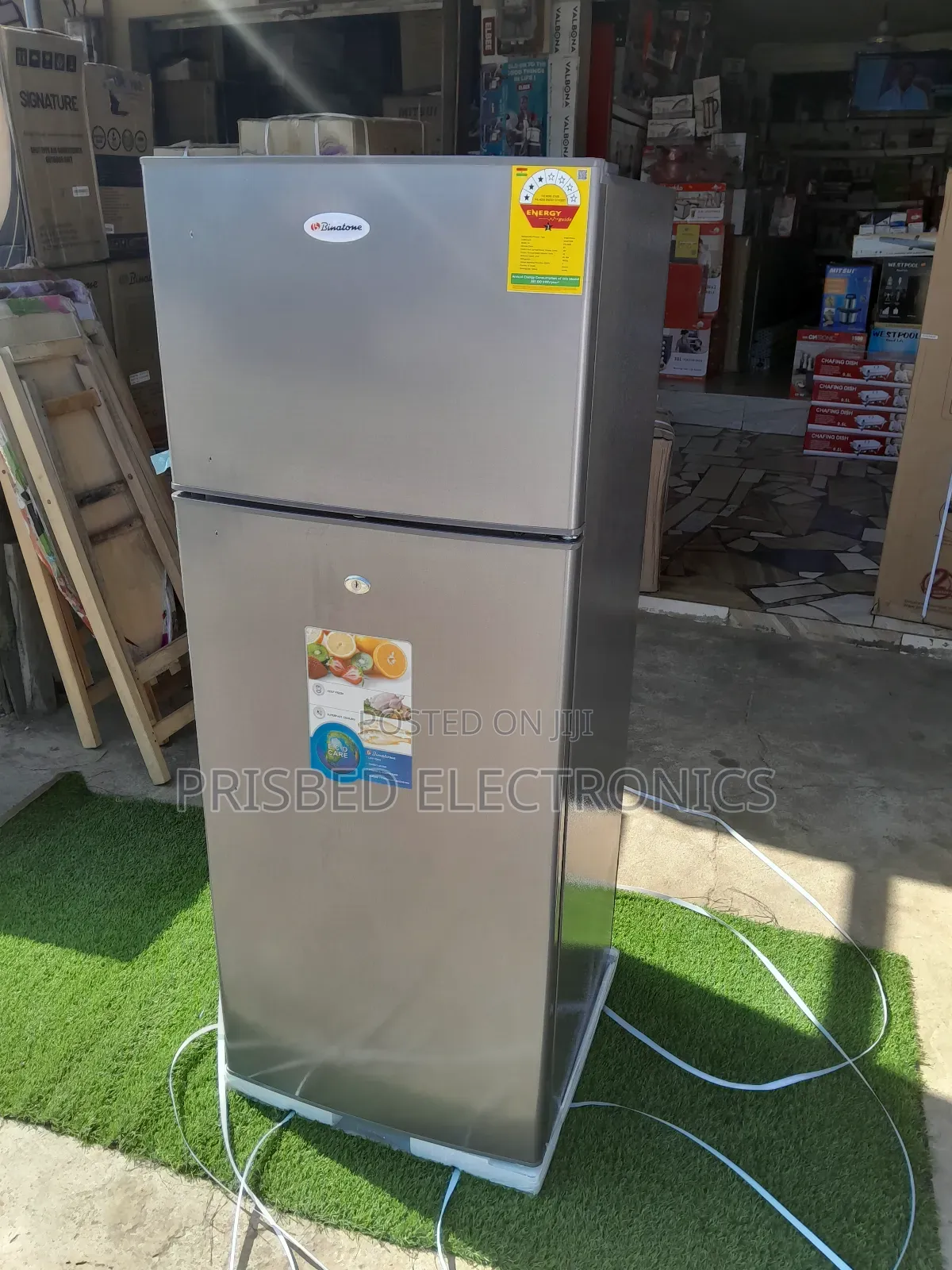 Binatone Durable Double Door Fridge With Handle 212 Litres