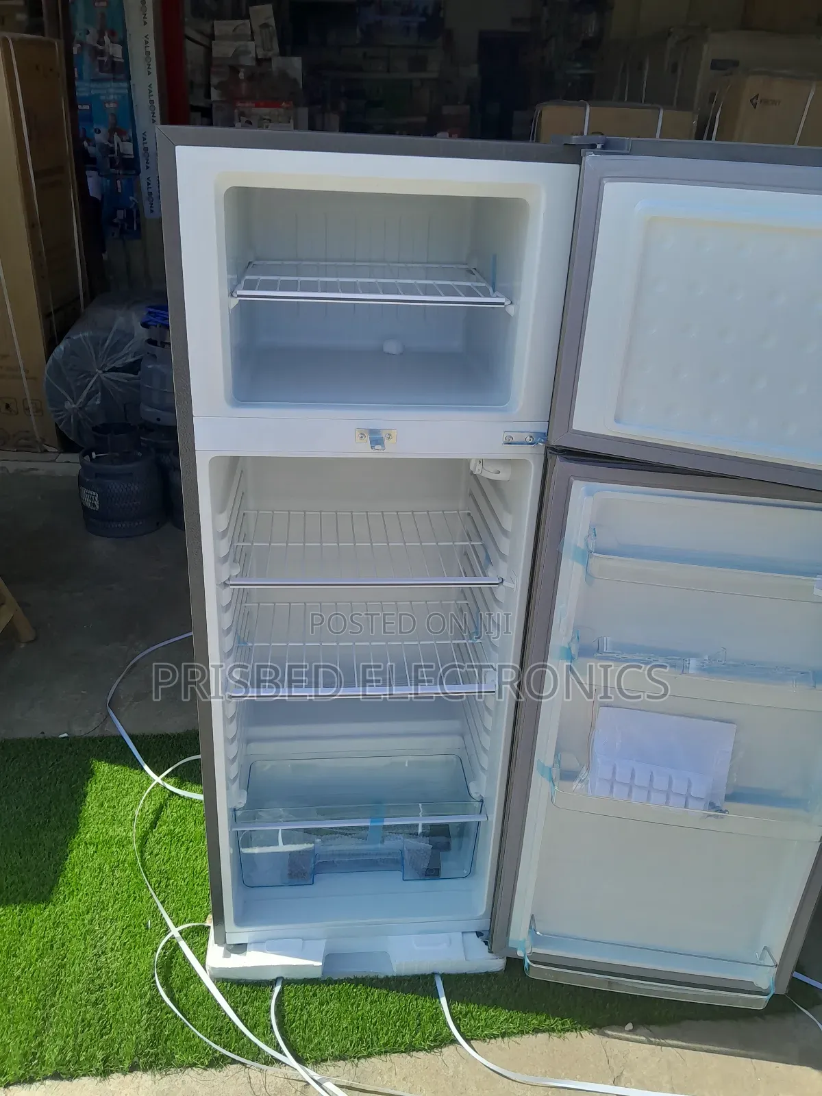 Binatone Durable Double Door Fridge With Handle 212 Litres
