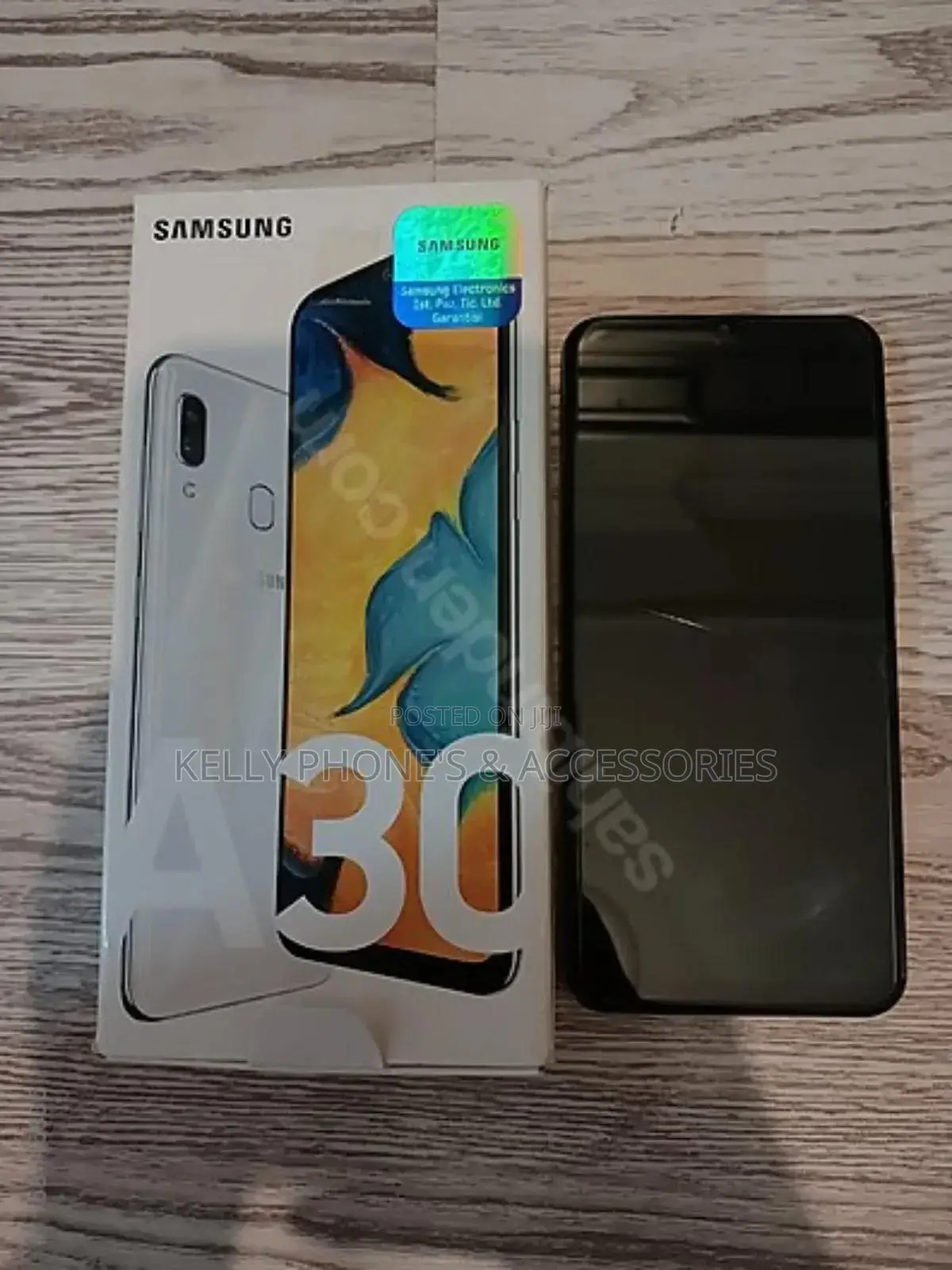 New Samsung Galaxy A30 64 GB Black