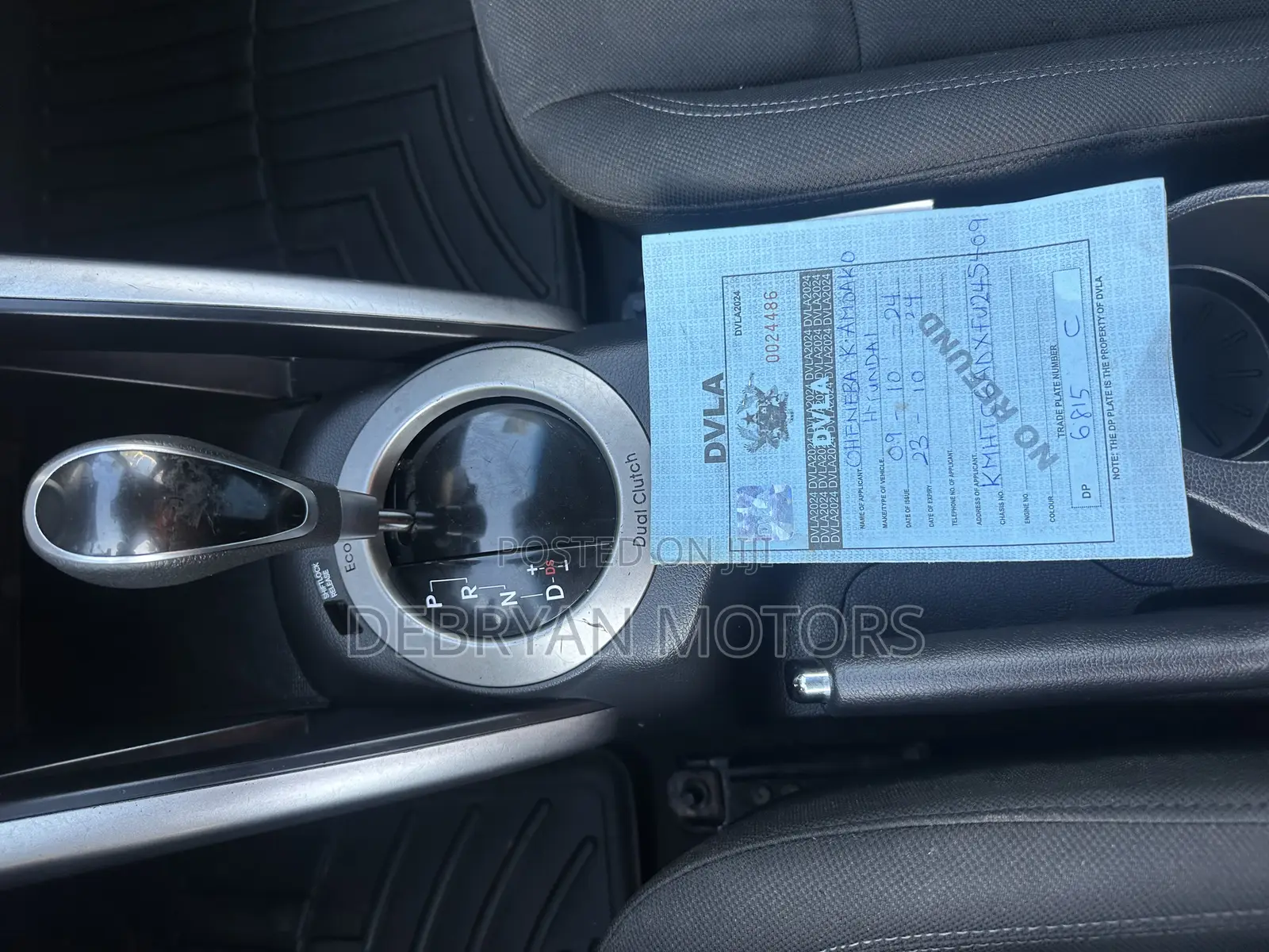 Hyundai Veloster 3dr Hatchback w/Black Interior (1.6L 4cyl 6AM) 2015
