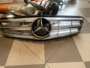 Mercedes C250 Grill