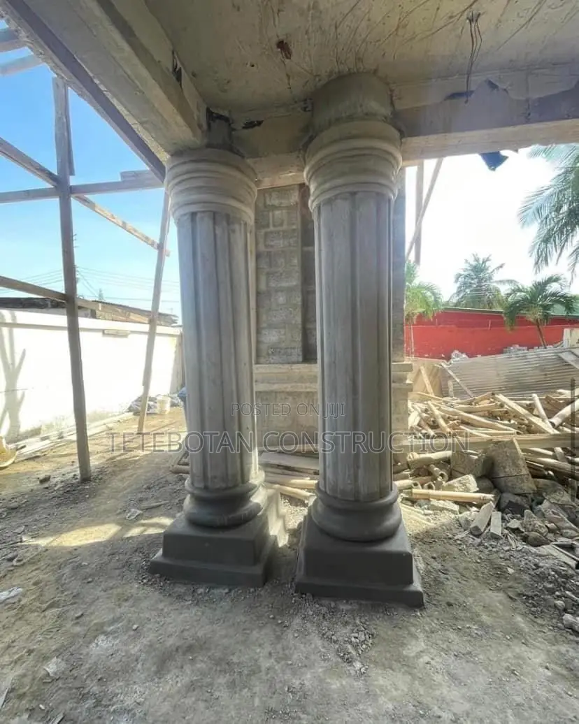 Pillar Design Decor Molding by Hand Using Mortar