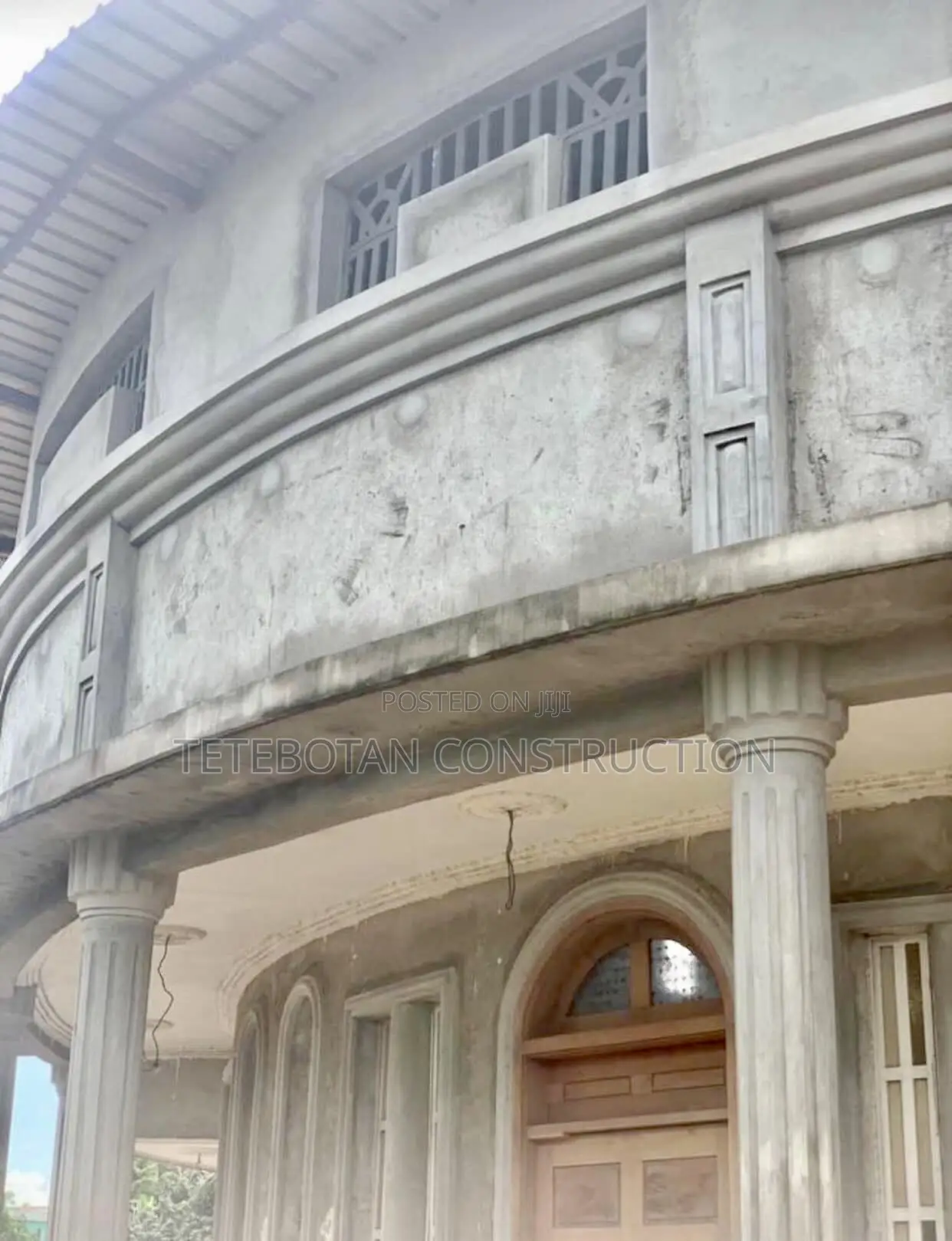 Pillar Design Decor Molding by Hand Using Mortar