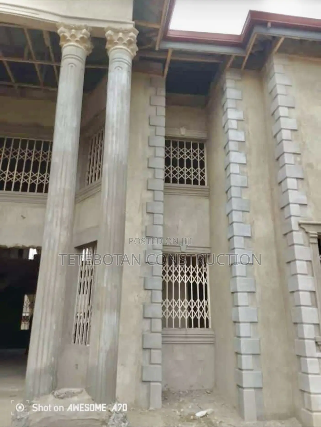 Pillar Design Decor Molding by Hand Using Mortar