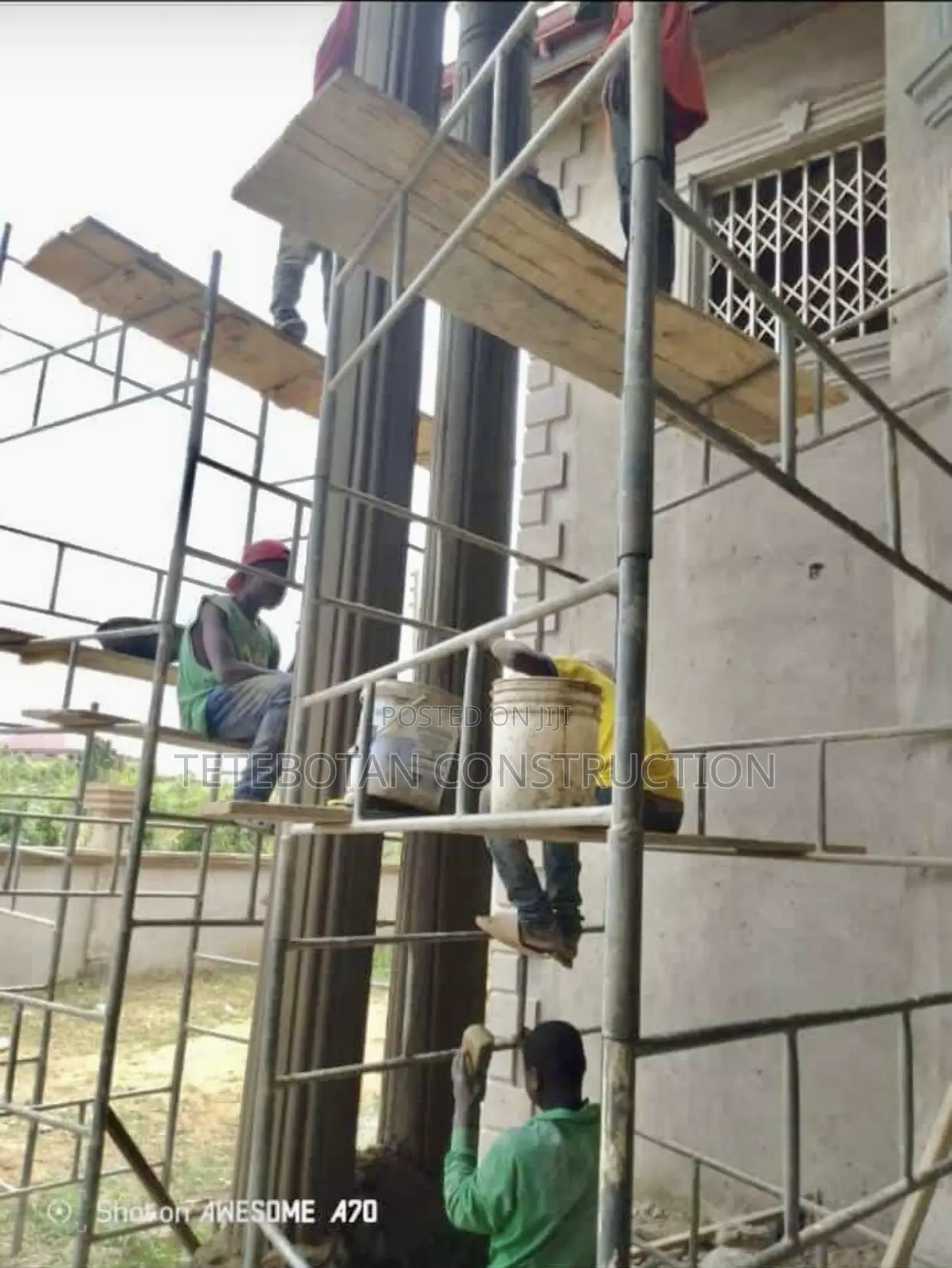 Pillar Design Decor Molding by Hand Using Mortar