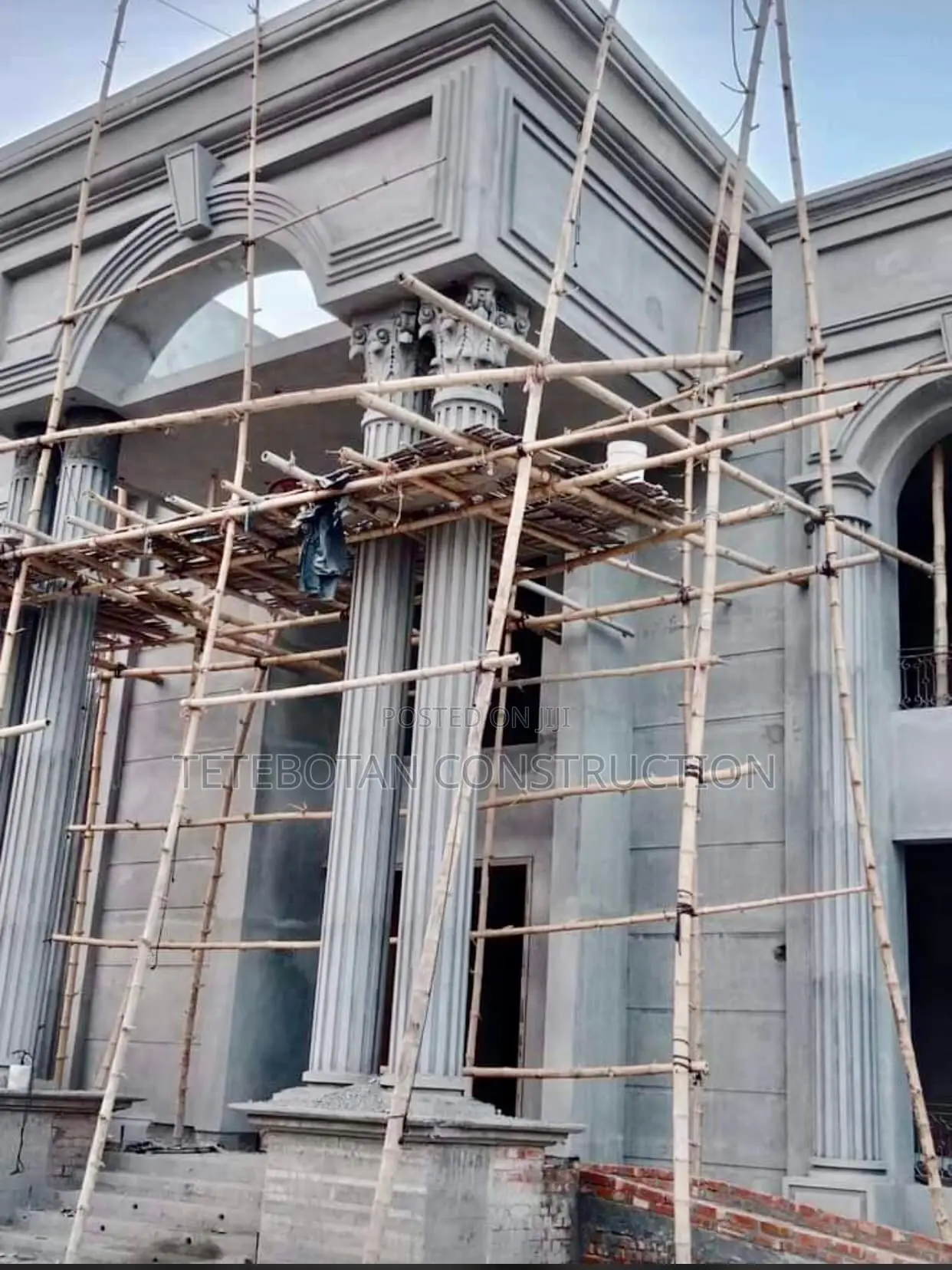 Pillar Design Decor Molding by Hand Using Mortar