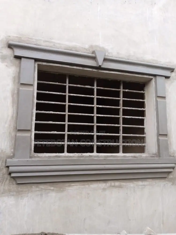 Window Design Decor Molding by Hand Using Mortar