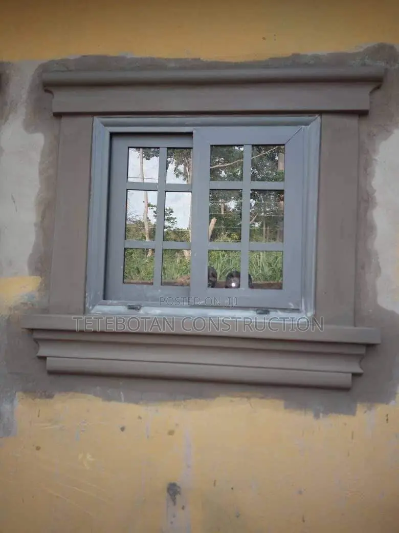 Window Design Decor Molding by Hand Using Mortar