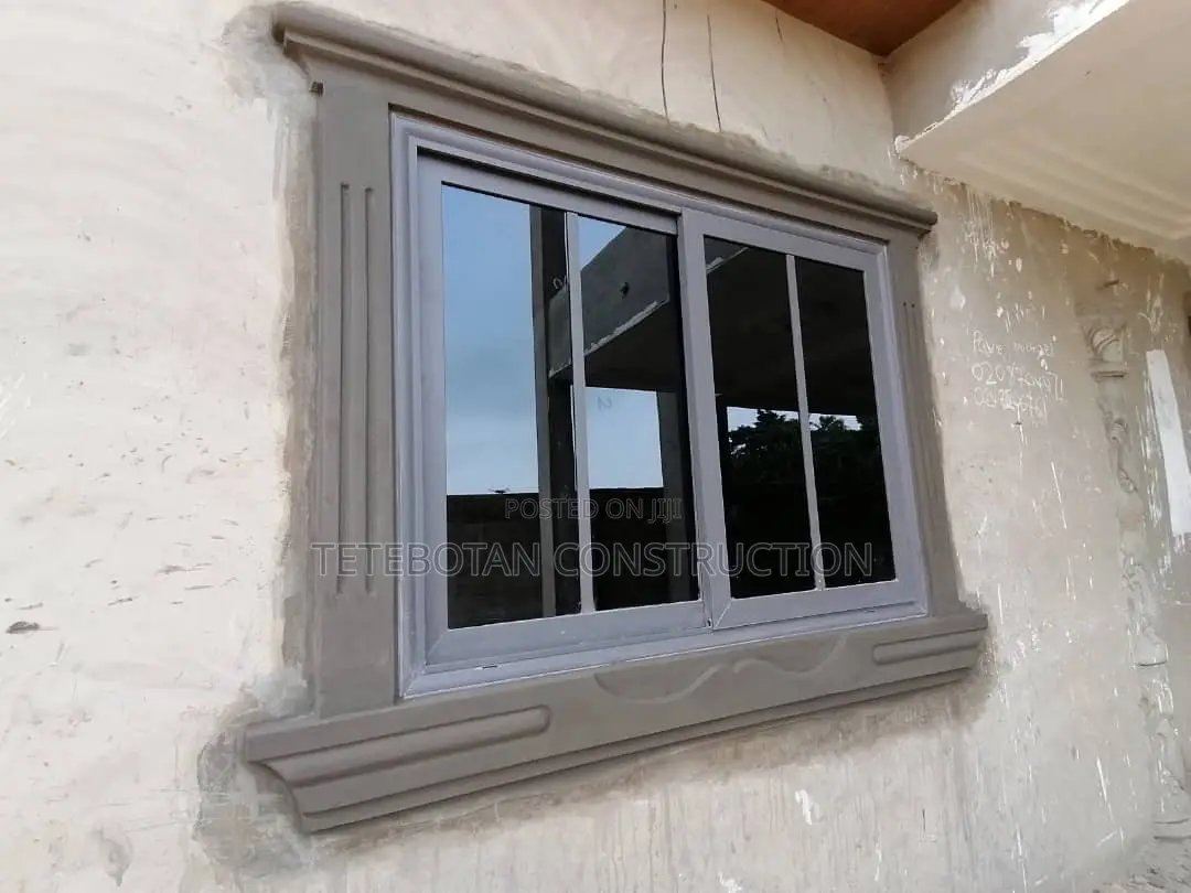 Window Design Decor Molding by Hand Using Mortar