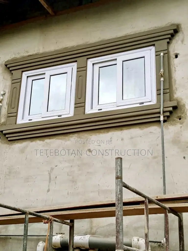 Window Design Decor Molding by Hand Using Mortar