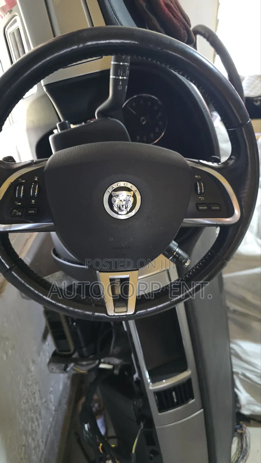 Jaguar X250 Steering Wheel With Airbag