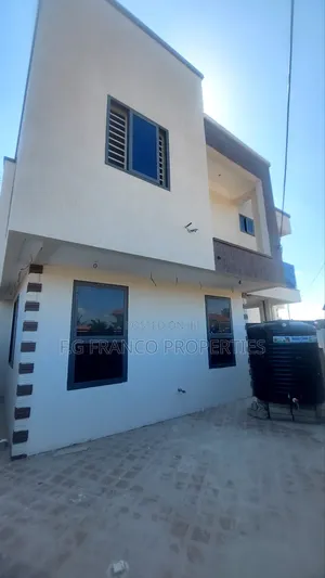 4bdrm House in Kg. Franco, Spintex for sale