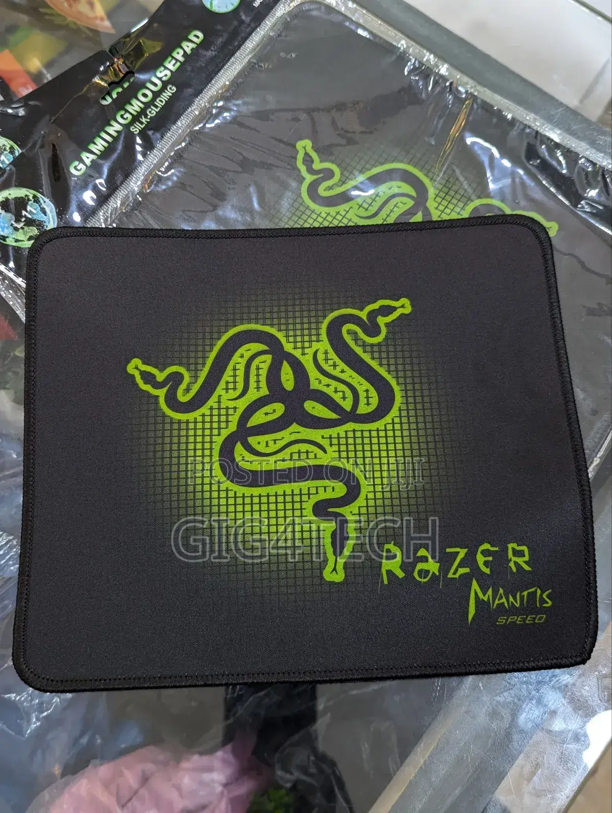 Razer Mantis Gaming Mouse Pad
