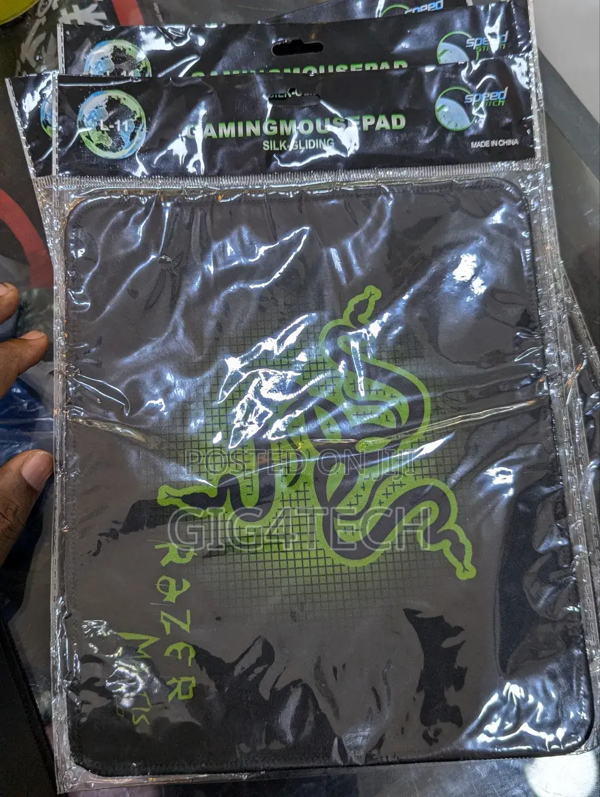 Razer Mantis Gaming Mouse Pad