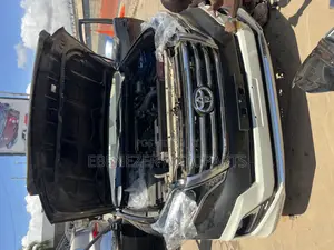 Prado 2014,2015,2016 Front Bumper Complete With Headlights