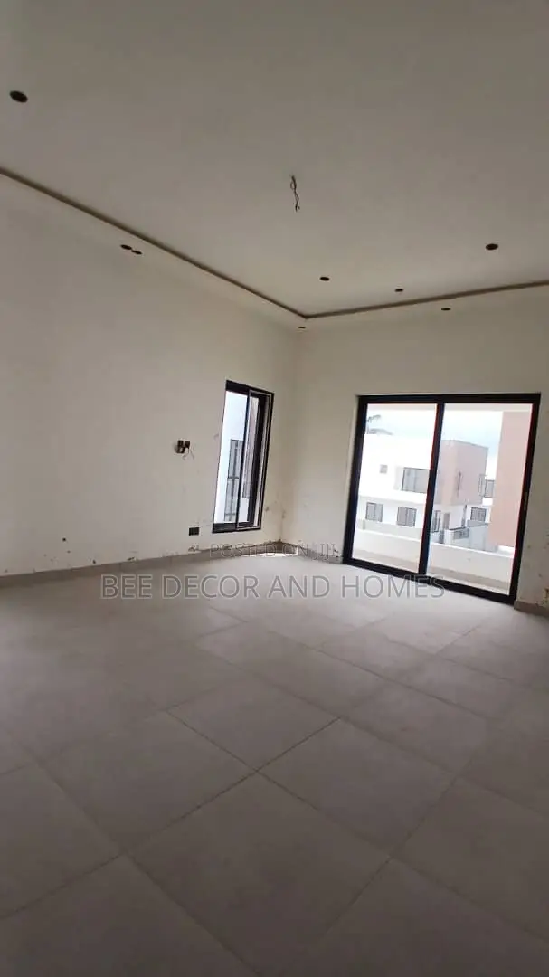 3bdrm Townhouse/Terrace in Bee Decor & Homes, West Legon for sale