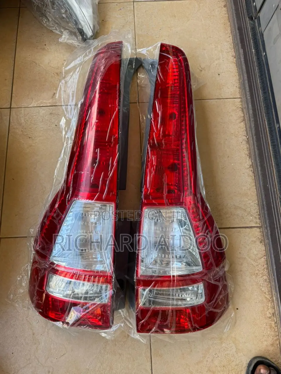 Honda CR-V 2008 Taillight Available