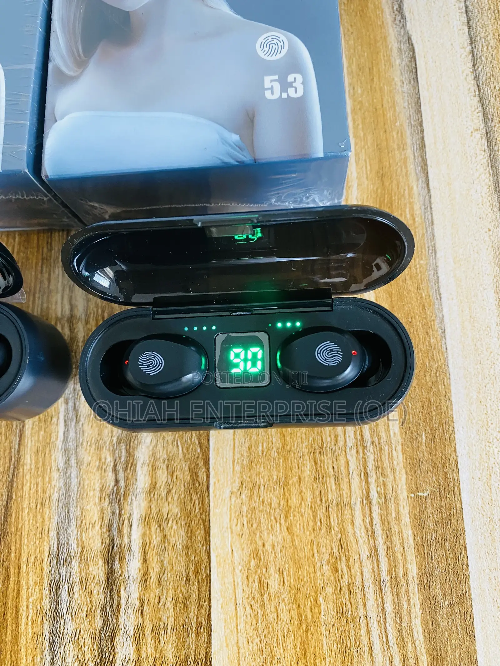 Brand New F9 Wireless Bluetooth Earbuds for Sale.